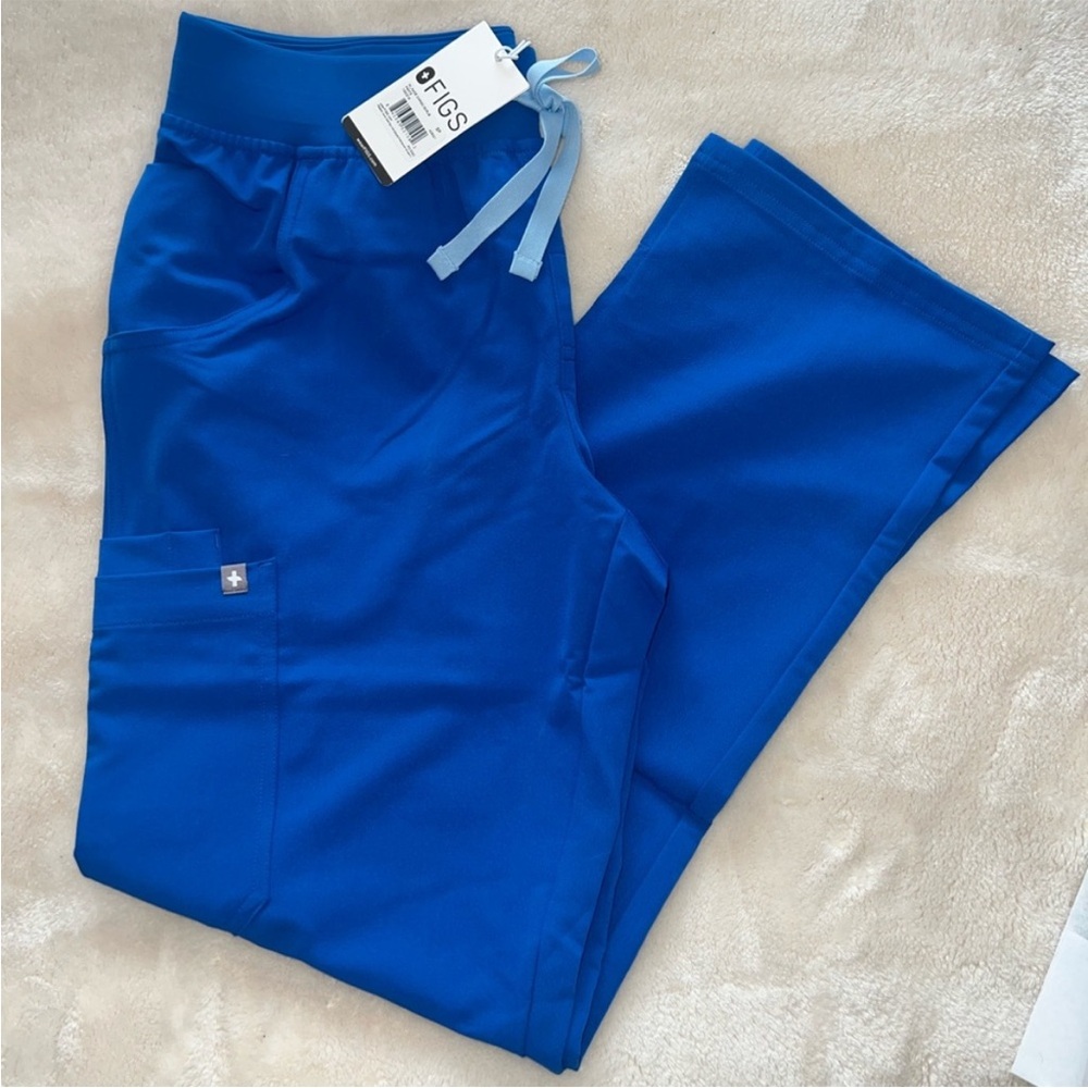 Figs Kade Cargo Scrub Pants | Royal Blue | Size
Petite Small